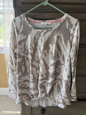 Rose & Olive Taupe and White Twist-Front Long Sleeve Top